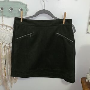 Loft faux suede olive green skirt size 6